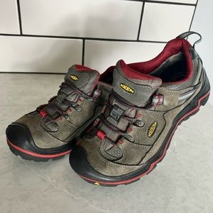 NWOT KEEN DRY waterproof hiking shoes